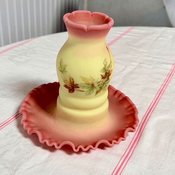 Vintage Fenton Glass Maple Leaf Burmese One Piece Fairy Lamp - Picture 9 of 9